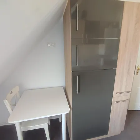 Bright And Spacious In Center