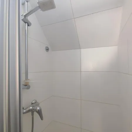 Bright And Spacious In Center *