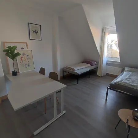 Bright And Spacious In Center