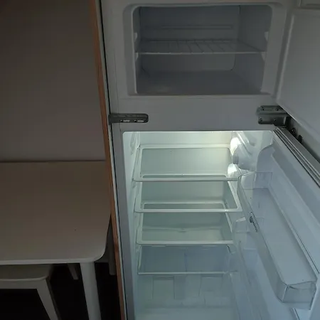 Bright And Spacious In Center *