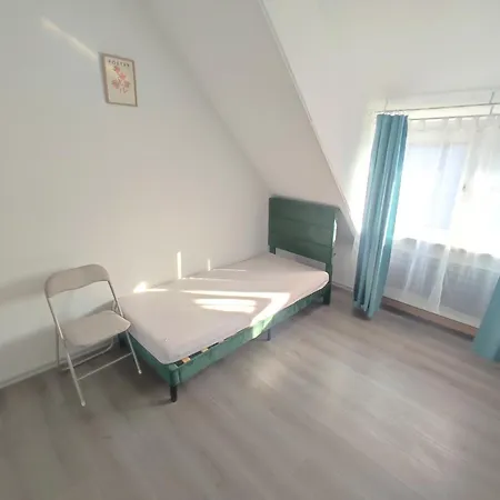 Bright And Spacious In Center شقة فيسبادن